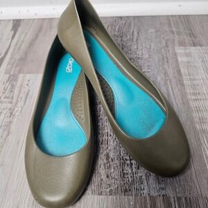 Oka-B Taylor Matte Ballet Flats Women 8 Dirty Martini Olive Vegan Washable Jelly